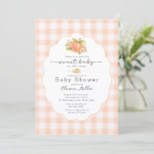 Invitation Gingham de Baby Shower Peachy Sweet (Debout devant)
