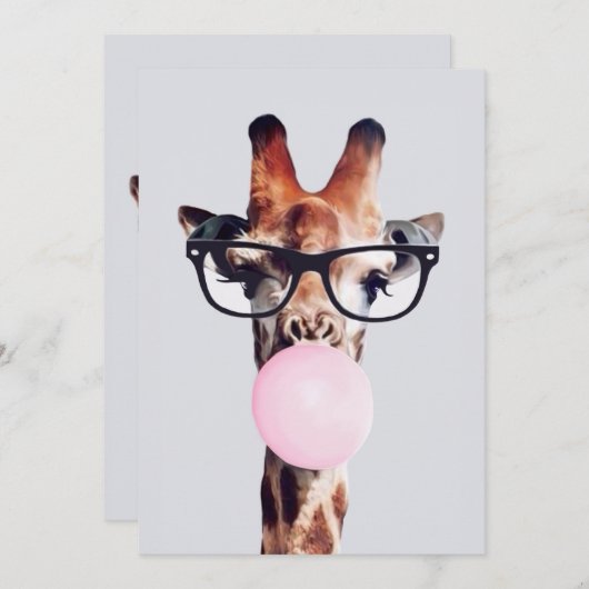 INVITATION GIRAFFE PORTANT DES VERRES SOUFFRANT UN BUBBLEGUM  (Devant / Derrière)