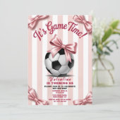 Invitation Girl Soccer Game Time Pink Bow Birthday (Debout devant)