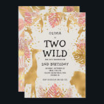 Invitation Girls Two Wild 2e Anniversaire Pink Ecru Safari<br><div class="desc">Cette invitation à la fête du deuxième anniversaire de cette "deux sauvages" jungle safari a pour thème les animaux de fausse feuille d'or (girafe, lion et singes), le feuillage de la jungle dorée et rose, et un arrosage de confettis d'or sur un arrière - plan écru. Ajoutez le nom de...</div>