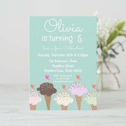 Invitation Glace mignonne Anniversaire (Debout devant)