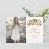 Invitation Glam Photo Or Ballons blancs Sweet 16 (Debout devant)