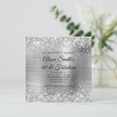 Invitation Glittery Silver Foil Monogramme 40 & Fabulous (Debout devant)