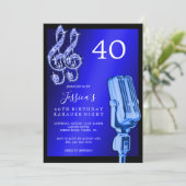 Invitation Glitzy Music Note & Microphone Karaoke Anniversday (Debout devant)