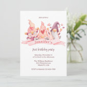 Invitation Gnome rose mignonne Premier anniversaire (Debout devant)