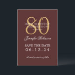 Invitation Gold Burgundy 80th Birthday Enregistrer la date Dé<br><div class="desc">Design élégant "80th Birthday Party" avec un script de typographie formel,  nom personnalisé et texte de détails. Facile à utiliser et facile à personnaliser. Commandez aujourd'hui !</div>