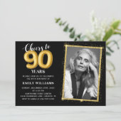 Invitation Gold Cheers to 90th Birthday Photo (Debout devant)