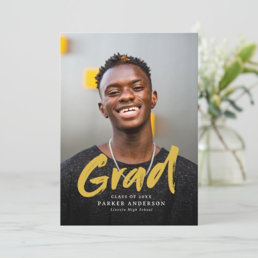 Invitation Gold Modern Brush Script Photo Graduation (Debout devant)