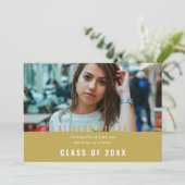 Invitation Gold Modern Typographie Photo Graduation Party (Debout devant)