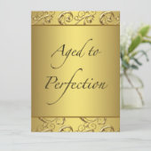 Invitation Gold Swirl vieilli à la perfection fête d'annivers (Debout devant)