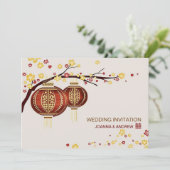 Invitation Golden Red Lanterns Cherry Tree Xi Mariage chinois (Debout devant)