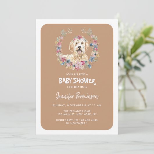 Invitation Goldendoodle Chien Fleurs Rustiques (Debout devant)