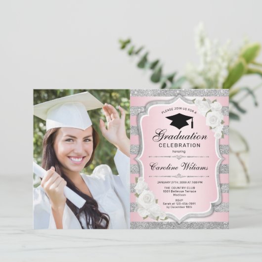 Invitation Graduation avec photo - Argent Rose (Debout devant)