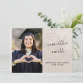 Invitation Graduation de la photo florale beige (Debout devant)