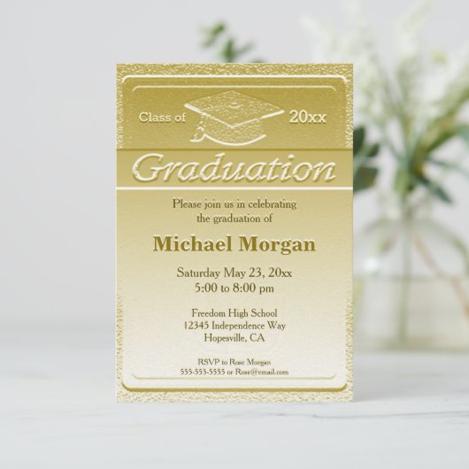 Invitation Graduation Faux Gold Metallic (Debout devant)