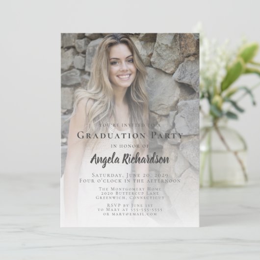 Invitation Graduation Moderne Typographie Script Photo Party (Debout devant)