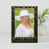 Invitation Graduation Party Elegant Black Photo Gold Confetti (Debout devant)