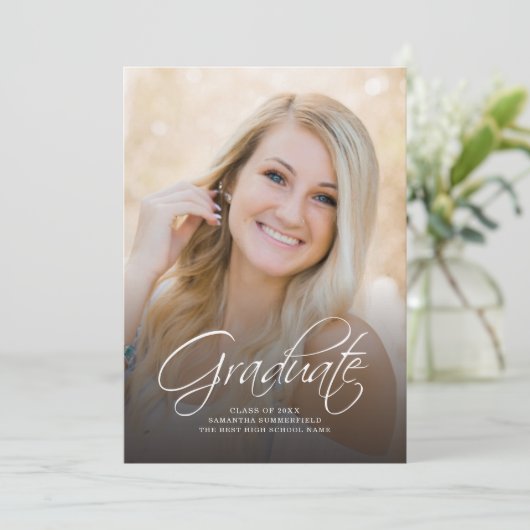 Invitation Graduation Photo Script Modern Grad 2025 Party (Debout devant)