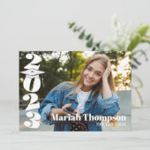 Invitation Graduation Purple Photo Classe Simple De 2023 QR (Debout devant)