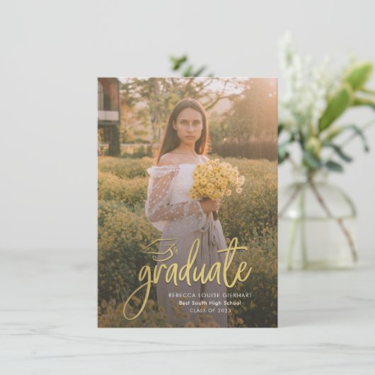 Invitation Graduation Script Photo Grad Open House (Debout devant)