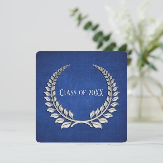 Invitation Graduation Silver Laurel sur Blue (Debout devant)