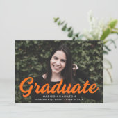 Invitation Gras Orange Script Photo Graduation Party (Debout devant)