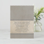 Invitation Gray Chic Chevron Mariage Inviter (Debout devant)