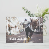 Invitation Green Full Photo Grad Announcement (Debout devant)