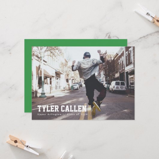 Invitation Green Full Photo Grad Announcement (Devant/Arrière en situation)