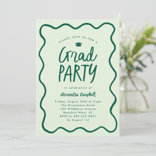 Invitation Green Hand Drawn Squiggle Graduation Party (Debout devant)