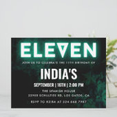 Invitation Green Neon 11e anniversaire (Debout devant)