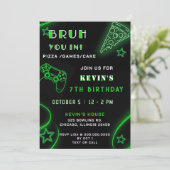 Invitation Green Neon Glow Pizza Jeux Bruh Anniversaire (Debout devant)