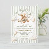 Invitation Green Sage We Can Bearly Wait Baby Shower  (Debout devant)