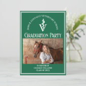 Invitation Green Veterinary School Photo Graduation Party (Debout devant)
