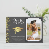Invitation Grey and Gold Graduation Announcement (Debout devant)