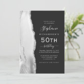 Invitation Gris Blanc Argent Agate Code QR 50e Anniversaire (Debout devant)