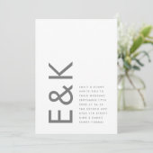 Invitation Gris Premium Ultimate Moderne Monogramme Bold Amus (Debout devant)