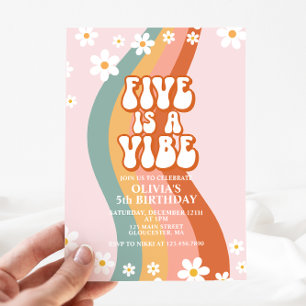 Invitation Groovy Five est une ambiance de marguerite arc-en-