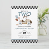 Invitation Grossissant Deux Jeunes Garçon Anniversaire Voitur (Debout devant)