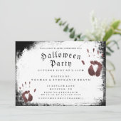 Invitation Grunge Bloody Hand Prints Halloween Party (Debout devant)
