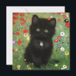 Invitation Gustav Klimt Kitten<br><div class="desc">Carte avec un chaton Gustav Klimt ! Ce chaton noir porte un collier d'argent et s'assoit dans un champ de fleurs rouges,  bleues,  blanches et jaunes. Un cadeau merveilleux pour les amateurs d'art amoureux des chats et autrichiens !</div>
