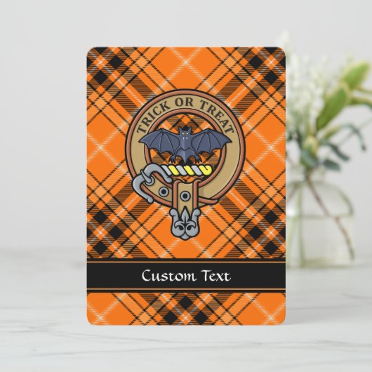Invitation Halloween Crest sur l'invitation de Tartan (Debout devant)