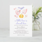 Invitation Halloween rose Un Petit Boite Presque Baby shower (Debout devant)