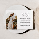 Invitation HARLOW Fun Facts About the Bride and Groom Card<br><div class="desc">Harlow Collection - un mélange parfait de sophistication propre et de modernité. Il est conçu avec une police de caractères moderne qui respire le style et l'élégance. Chaque produit de la collection est soigneusement conçu pour présenter un look à la fois intemporel et tendance.</div>