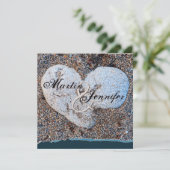 Invitation Heart Stone in Sand Blue Turquoise Beach Wedding (Debout devant)