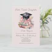 Invitation Her Next Chapter Books Graduation Announcement (Debout devant)