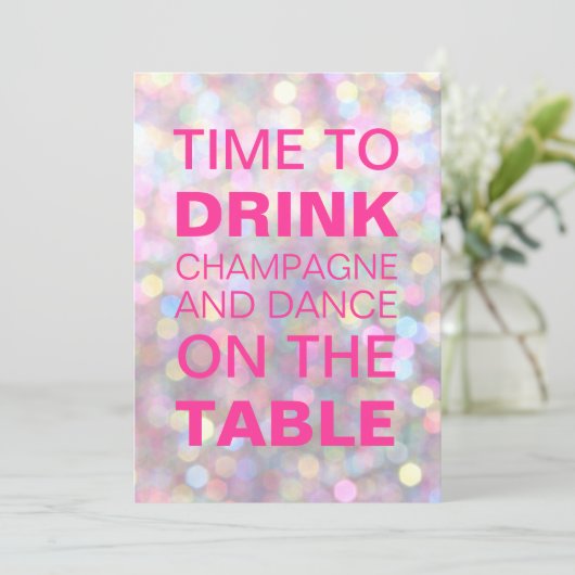 Invitation Heure de boire l'invitation d'anniversaire de (Debout devant)