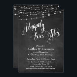 Invitation Heureux Jamais après la typographie Chalkboard lum<br><div class="desc">Cette carte de réception de mariage sophistiquée mais rustique présente une image d'arrière - plan en damier texturé, surmontée d'une image représentant des cordes de cordes blanches scintillantes. J'ai utilisé une police de caractères élégante et tourbillonnante pour rendre des graphiques représentant les mots "Heureusement toujours après"; au dos, j'ai placé...</div>