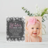 Invitation Hiver ONE derland Chalkboard de neige 1er annivers (Debout devant)