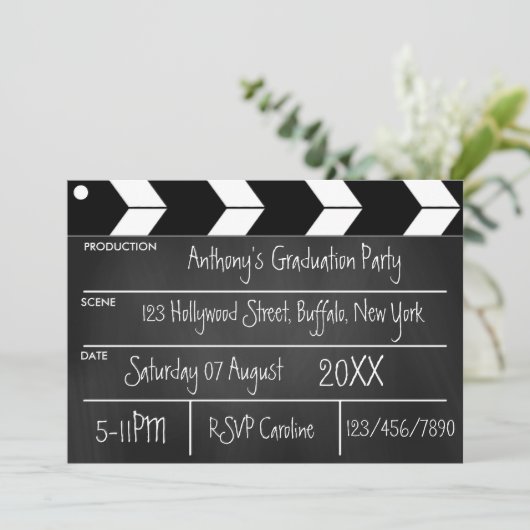 Invitation Hollywood Movie Graduation Party Chalkboard Invit (Debout devant)
